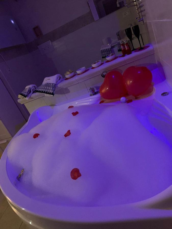 V&M Suite Con Jacuzzi Ostuni Extérieur photo