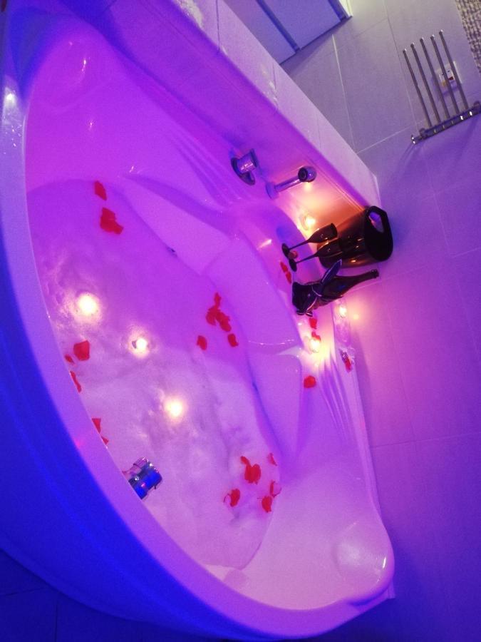 V&M Suite Con Jacuzzi Ostuni Extérieur photo