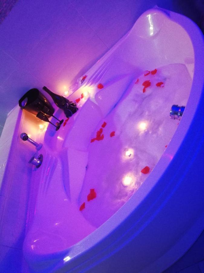V&M Suite Con Jacuzzi Ostuni Extérieur photo