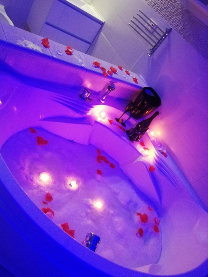V&M Suite Con Jacuzzi Ostuni Extérieur photo