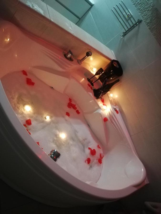 V&M Suite Con Jacuzzi Ostuni Extérieur photo
