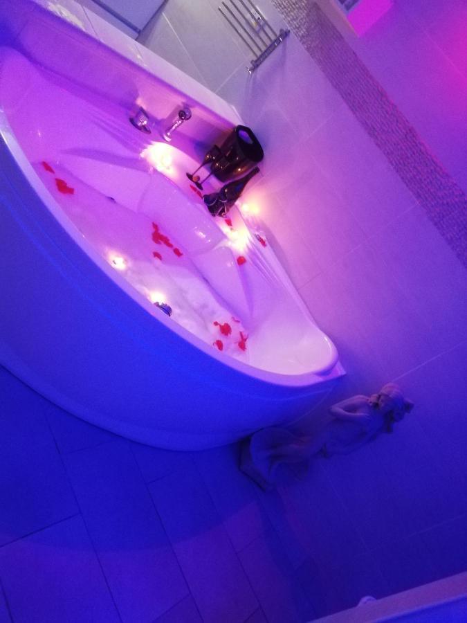 V&M Suite Con Jacuzzi Ostuni Extérieur photo