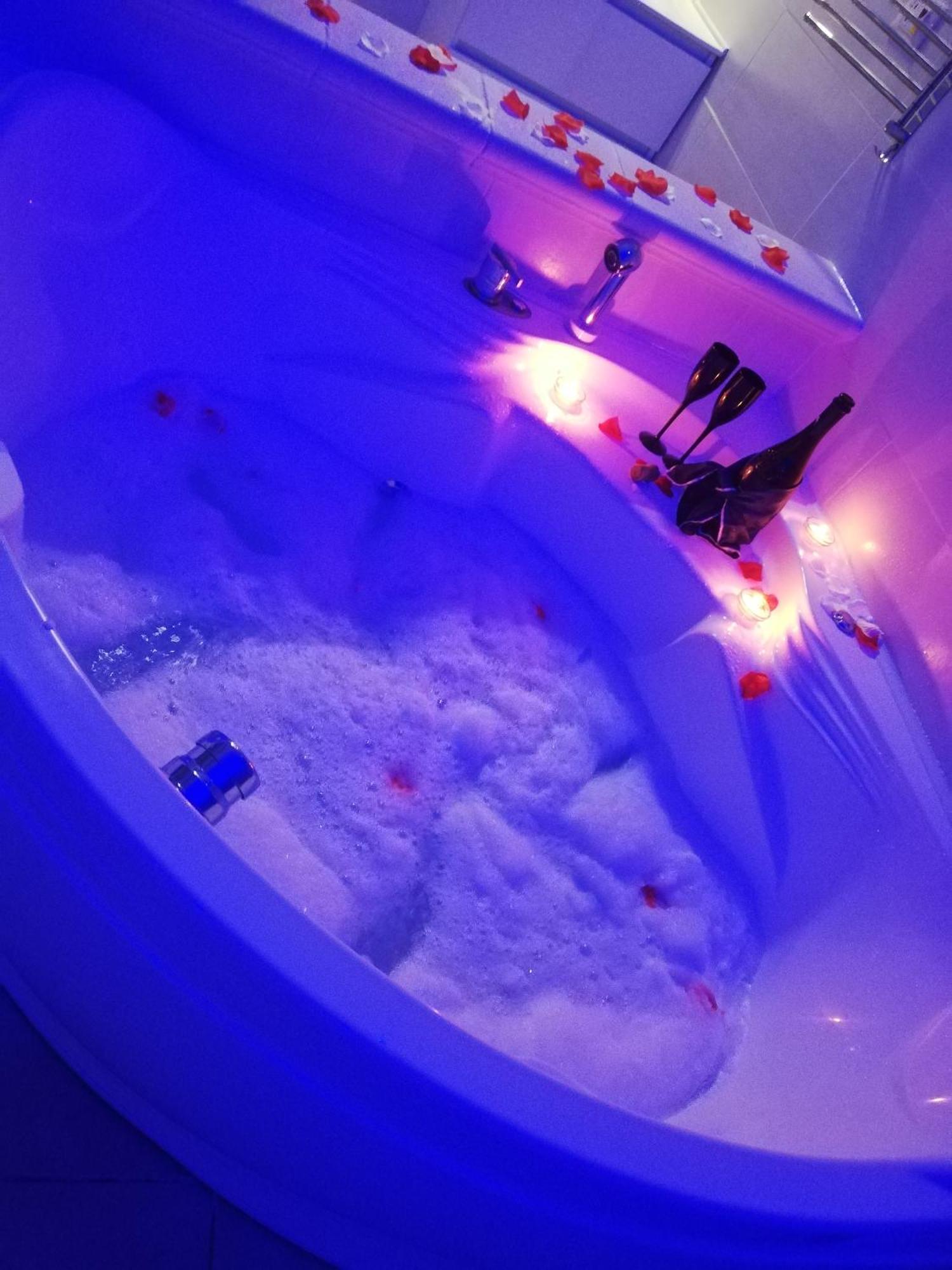 V&M Suite Con Jacuzzi Ostuni Extérieur photo
